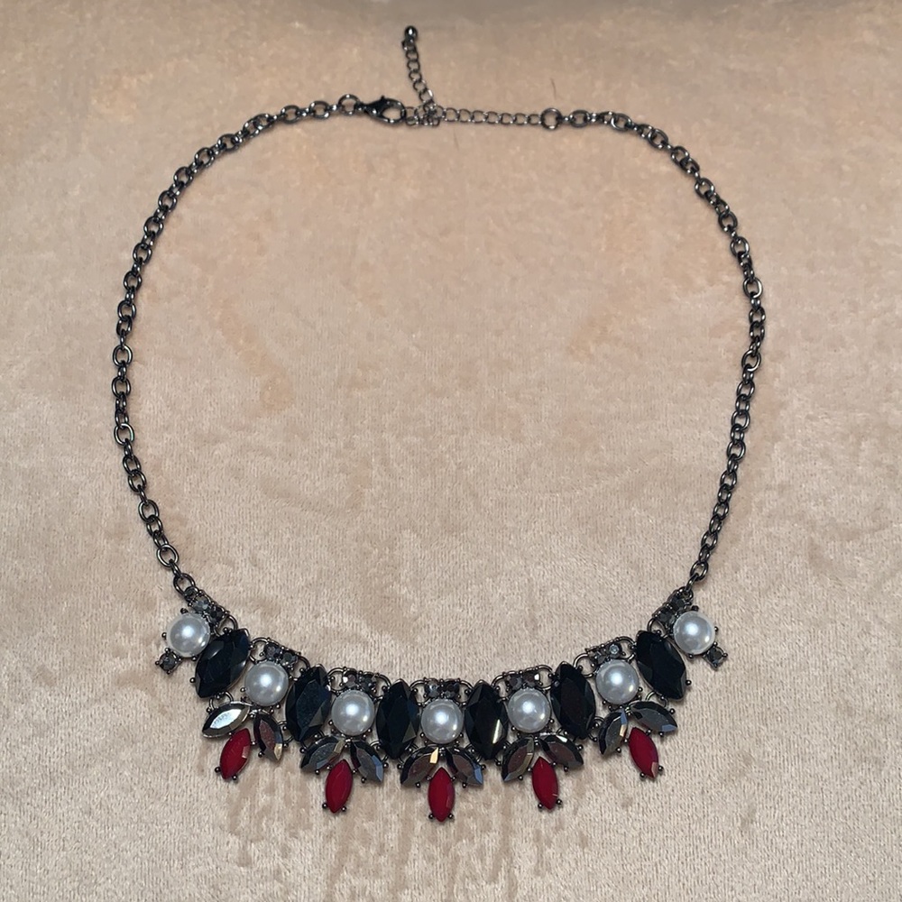 Statement necklace faux pearl, black, red